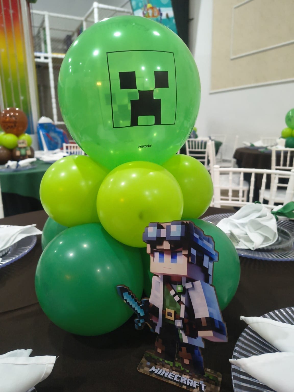 Arranjo tematico Minecraft verde
